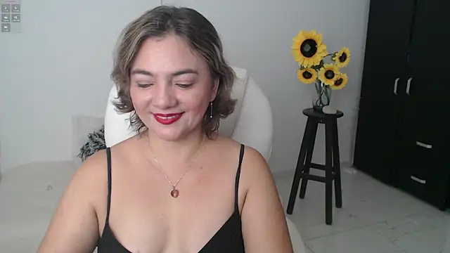 Snapshot of ana_milf chatting on March 2025 12:50:02 PM ana milf online show from March 2025 12:50:02 PM