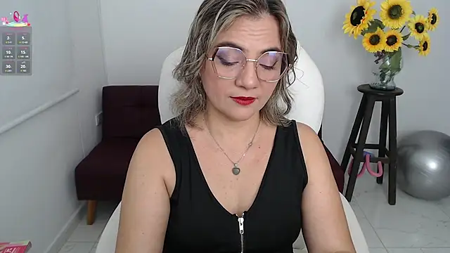Snapshot of ana_milf chatting on September 2025 01:43:02 PM ana milf online show from September 2025 01:43:02 PM