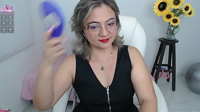 Snapshot of ana_milf chatting on September 2025 11:56:02 AM ana milf online show from September 2025 11:56:02 AM