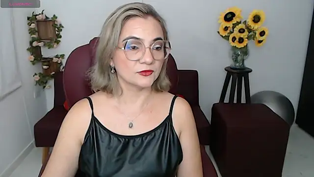 Snapshot of ana_milf chatting on May 2026 01:59:01 PM ana milf online show from May 2026 01:59:01 PM
