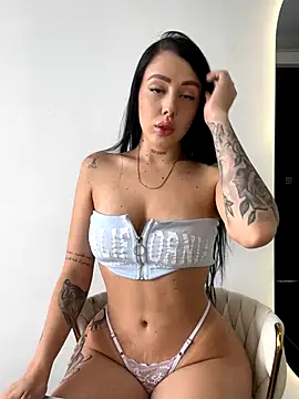 Snapshot of Manelik_couper chatting on November 2025 05:01:02 PM Manelik couper online show from November 2025 05:01:02 PM