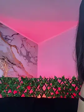 liss hot  online show from November 2025 03:58:01 PM