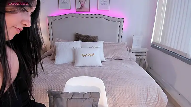 serenna se online show from February 2025 08:16:02 PM