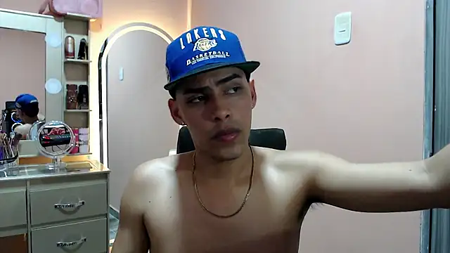 Snapshot of TenderBoyBigCock_ chatting on November 2025 04:35:02 AM TenderBoyBigCock online show from November 2025 04:35:02 AM