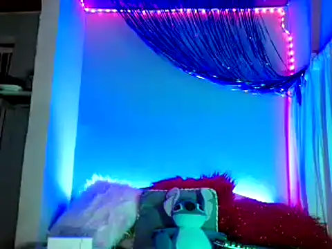 Tomas Tylor online show from December 2024 11:14:02 PM