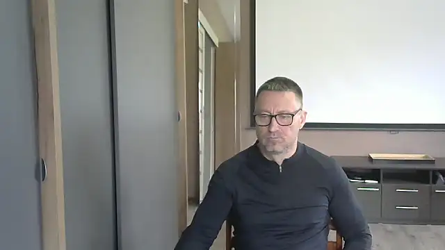 Snapshot of HarrySnake chatting on October 2025 06:46:02 AM HarrySnake online show from October 2025 06:46:02 AM