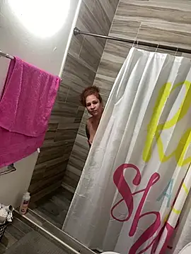 ladycreamypr2 online show from February 2026 01:29:02 AM