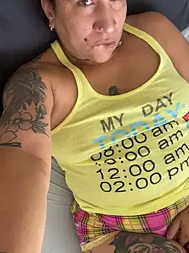 Snapshot of ladycreamypr2 chatting on June 2026 04:04:02 PM ladycreamypr2 online show from June 2026 04:04:02 PM