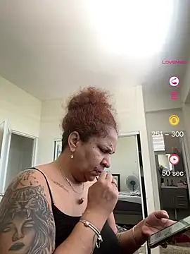 Snapshot of ladycreamypr2 chatting on July 2026 04:02:01 PM ladycreamypr2 online show from July 2026 04:02:01 PM