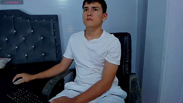 Jacobb Lee online show from November 2025 09:48:02 PM