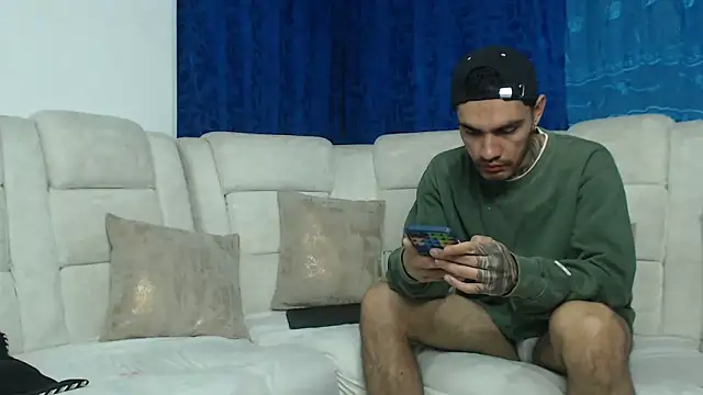 Hot Sharks  online show from February 2026 08:08:02 AM