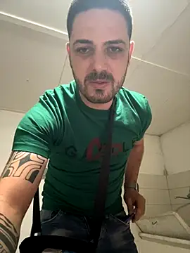 Snapshot of iltoscano95 chatting on September 2025 06:09:02 PM iltoscano95 online show from September 2025 06:09:02 PM