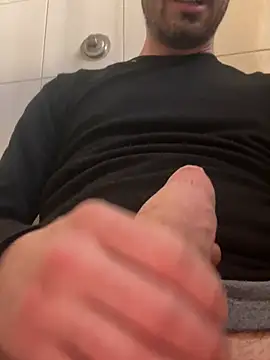 Snapshot of iltoscano95 chatting on February 2026 12:41:02 PM iltoscano95 online show from February 2026 12:41:02 PM