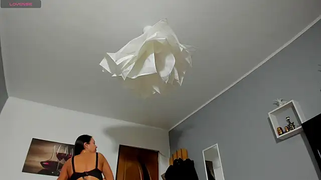 Snapshot of SexxyMeriem chatting on December 2024 12:38:01 PM SexxyMeriem online show from December 2024 12:38:01 PM