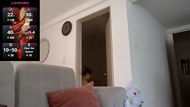 Snapshot of saramartinez1000 chatting on December 2024 03:48:02 PM saramartinez1000 online show from December 2024 03:48:02 PM