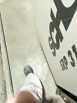 Snapshot of Din0071 chatting on March 2025 11:47:01 PM Din0071 online show from March 2025 11:47:01 PM