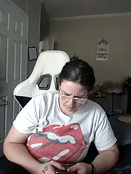 Snapshot of velvetta_ chatting on March 2025 09:26:02 PM velvetta online show from March 2025 09:26:02 PM