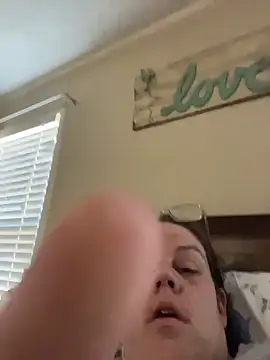 Snapshot of velvetta_ chatting on December 2025 02:47:02 PM velvetta online show from December 2025 02:47:02 PM