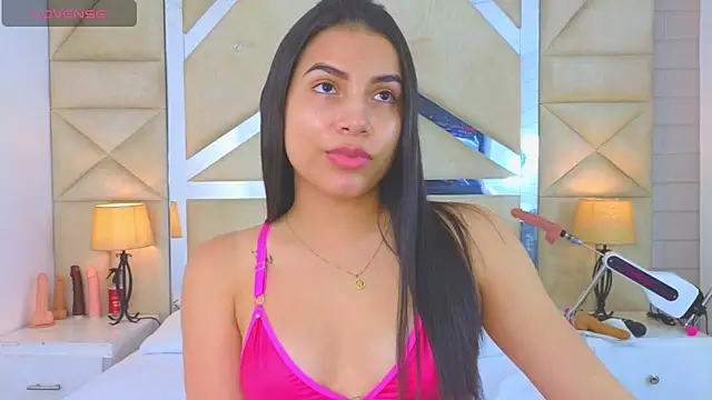 Tiphani walker  online show from September 2025 11:54:01 PM