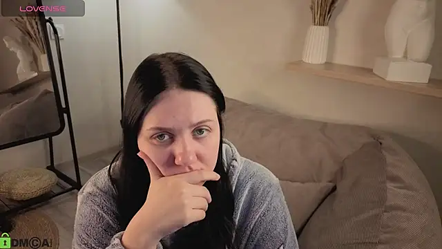 Kvetachka online show from November 2025 01:49:01 AM