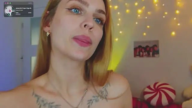 Snapshot of Kamila_icee chatting on January 2025 10:26:02 PM Kamila icee online show from January 2025 10:26:02 PM