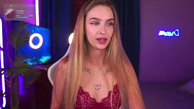 Snapshot of Kamila_icee chatting on October 2025 07:01:02 PM Kamila icee online show from October 2025 07:01:02 PM