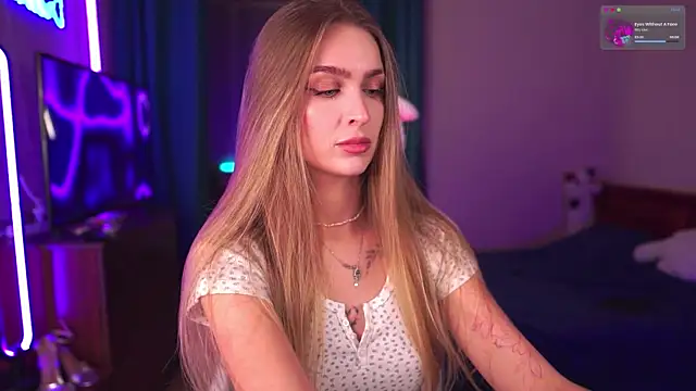 Snapshot of Kamila_icee chatting on November 2025 08:41:02 PM Kamila icee online show from November 2025 08:41:02 PM