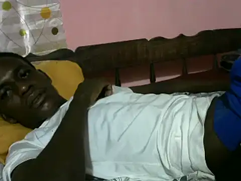 Snapshot of Bigras0011 chatting on December 2024 02:42:02 AM Bigras0011 online show from December 2024 02:42:02 AM