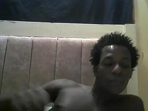 Snapshot of Bigras0011 chatting on July 2026 01:40:01 PM Bigras0011 online show from July 2026 01:40:01 PM