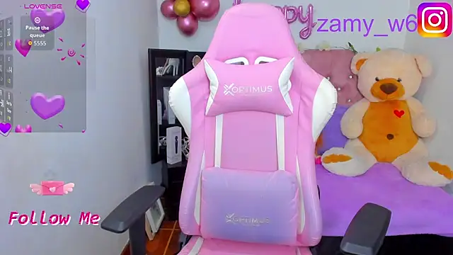 Snapshot of karla_cute01 chatting on October 2025 06:42:02 PM karla cute01 online show from October 2025 06:42:02 PM