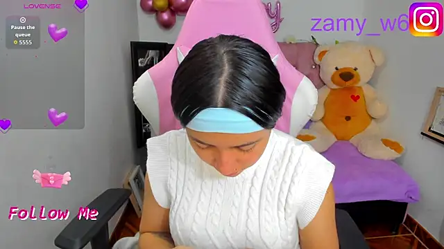 Snapshot of karla_cute01 chatting on November 2025 04:36:02 AM karla cute01 online show from November 2025 04:36:02 AM