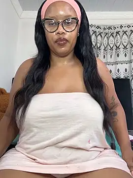 MimiCurves online show from June 2026 09:00:02 AM