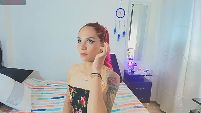 Snapshot of MeganLorensx chatting on January 2025 09:01:01 PM MeganLorensx online show from January 2025 09:01:01 PM