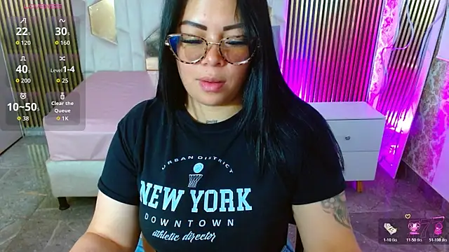 Snapshot of martinna_tay chatting on July 2026 03:25:02 AM martinna tay online show from July 2026 03:25:02 AM