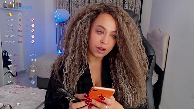  Just a queen 3 online show from October 2025 05:23:02 PM