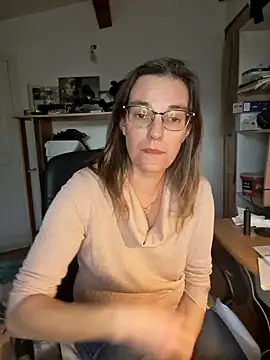 SpiceLea online show from January 2025 03:01:02 PM