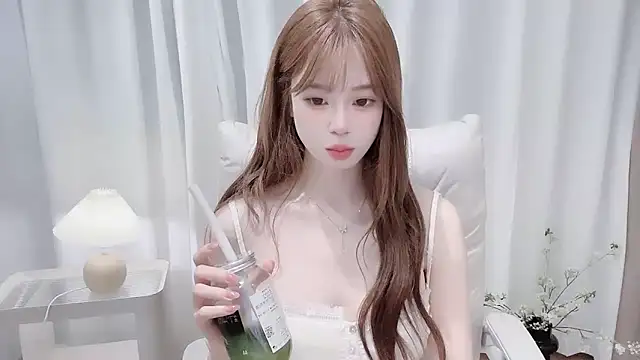 Yuuuuuly online show from November 2025 03:55:01 PM