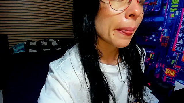 Snapshot of rosse_2504 chatting on March 2025 01:18:01 PM rosse 2504 online show from March 2025 01:18:01 PM