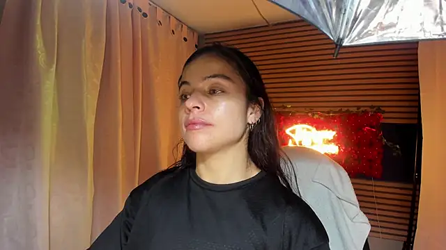 Snapshot of rosse_2504 chatting on October 2025 05:09:02 PM rosse 2504 online show from October 2025 05:09:02 PM