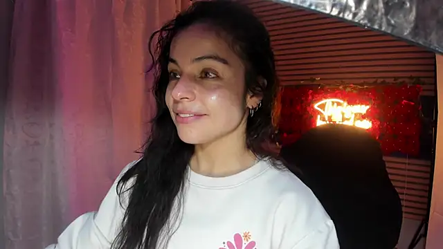 Snapshot of rosse_2504 chatting on November 2025 05:34:01 PM rosse 2504 online show from November 2025 05:34:01 PM