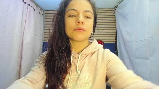 Snapshot of rosse_2504 chatting on April 2026 12:14:02 PM rosse 2504 online show from April 2026 12:14:02 PM