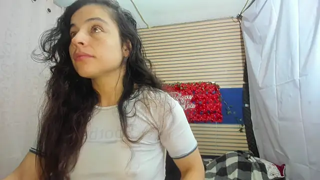 Snapshot of rosse_2504 chatting on July 2026 09:27:02 AM rosse 2504 online show from July 2026 09:27:02 AM