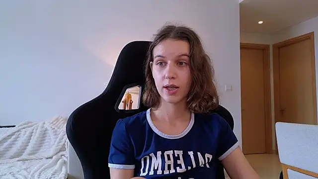 VanessaBayer2 online show from December 2024 04:48:02 AM