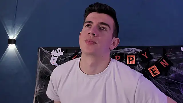 MikaelSlow online show from October 2025 04:02:02 AM