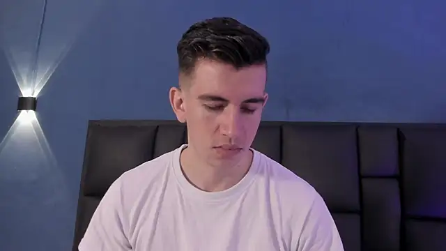 MikaelSlow online show from November 2025 03:51:01 AM