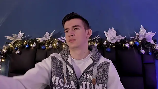 MikaelSlow online show from November 2025 04:03:02 AM