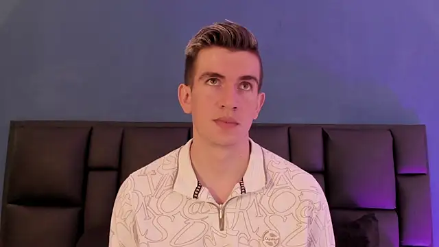 MikaelSlow online show from February 2026 03:01:02 AM