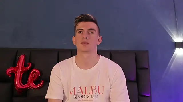 MikaelSlow online show from February 2026 04:30:02 AM