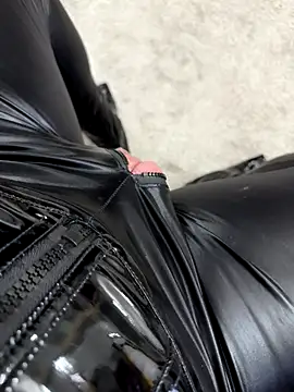 Snapshot of SexyLatexObject chatting on September 2025 01:16:01 PM SexyLatexObject online show from September 2025 01:16:01 PM
