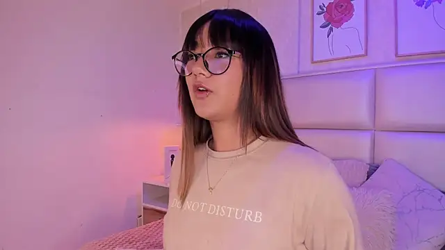 Snapshot of Aily_Yozuko chatting on February 2026 02:49:02 AM Aily Yozuko online show from February 2026 02:49:02 AM